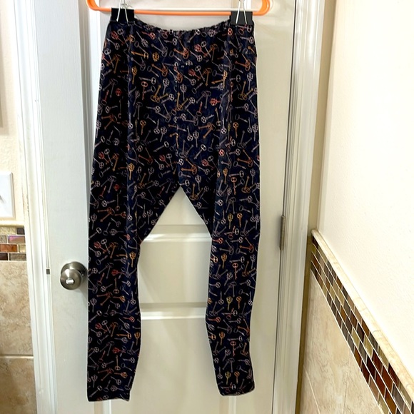 Charlie’s Project high rise leggings w. keys. Super soft. OS PLUS 16-22 - Picture 7 of 8